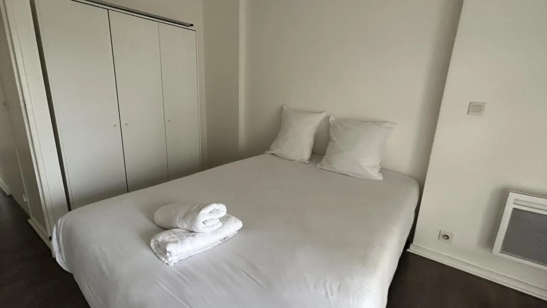 A 500M Paris, 130M2 Avec 4Ch, Balcon Et Parking Apartment Le Kremlin-Bicetre 0*,