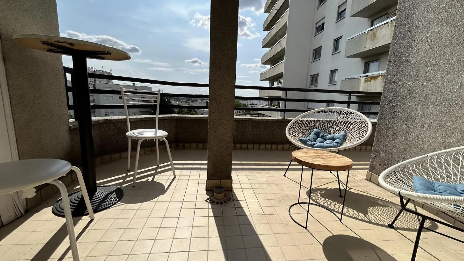 A 500M Paris, 130M2 Avec 4Ch, Balcon Et Parking Apartment Le Kremlin-Bicetre