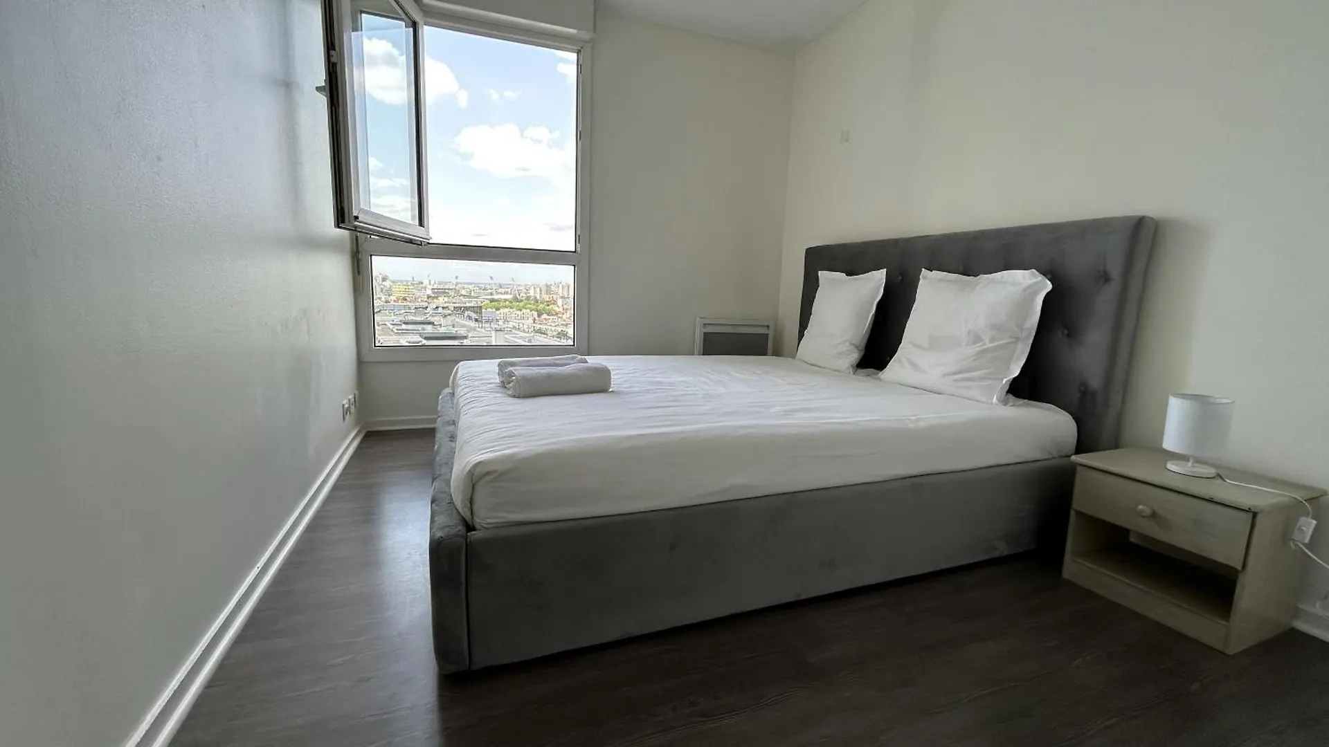 A 500M Paris, 130M2 Avec 4Ch, Balcon Et Parking Apartment Le Kremlin-Bicetre