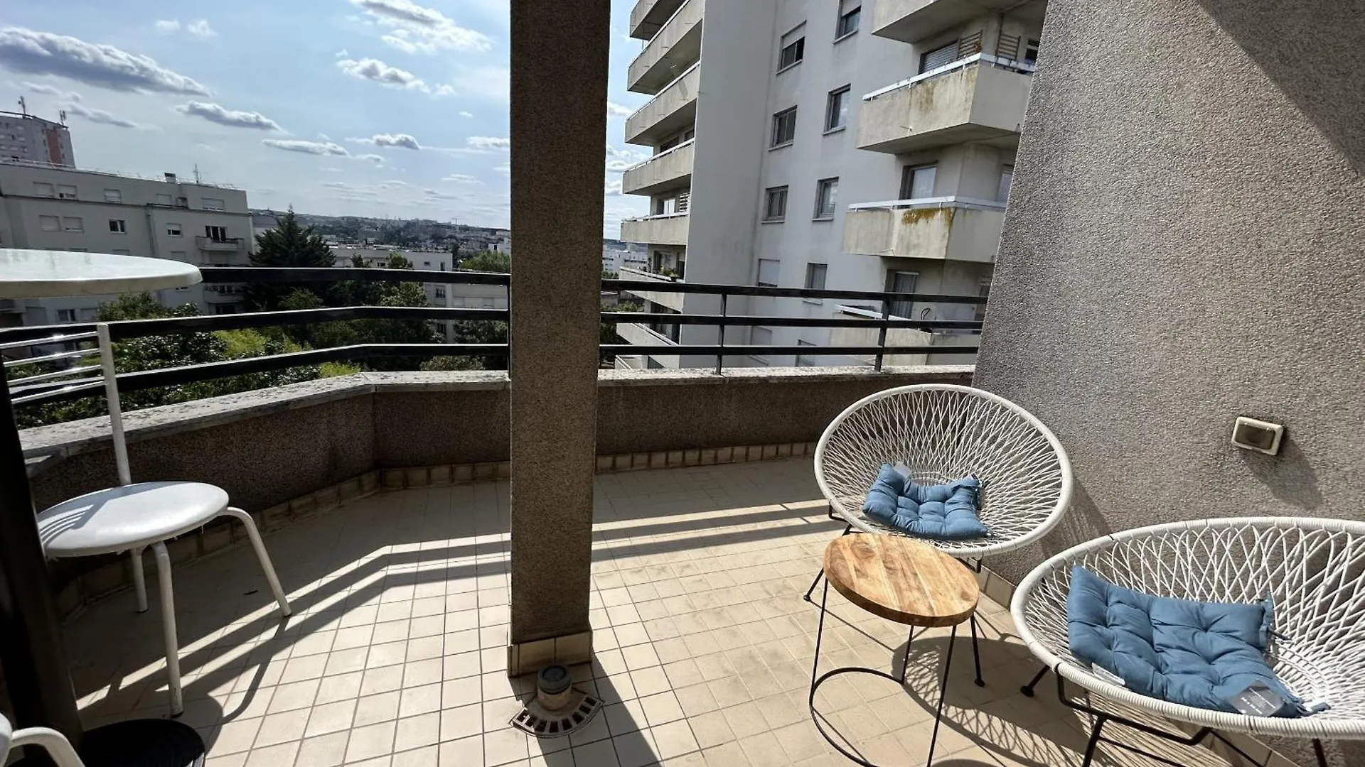 A 500M Paris, 130M2 Avec 4Ch, Balcon Et Parking Apartment Le Kremlin-Bicetre France